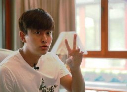 娱乐吃瓜酱阳光大男孩,揭秘娱乐圈的甜蜜瓜果